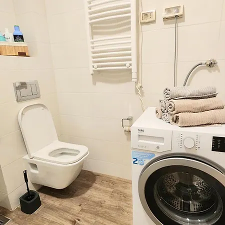 Light * Ποντγορίτσα