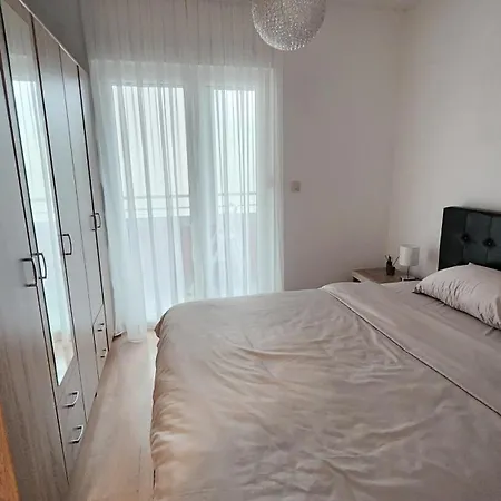 Light Ποντγορίτσα