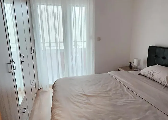 Light Ποντγορίτσα